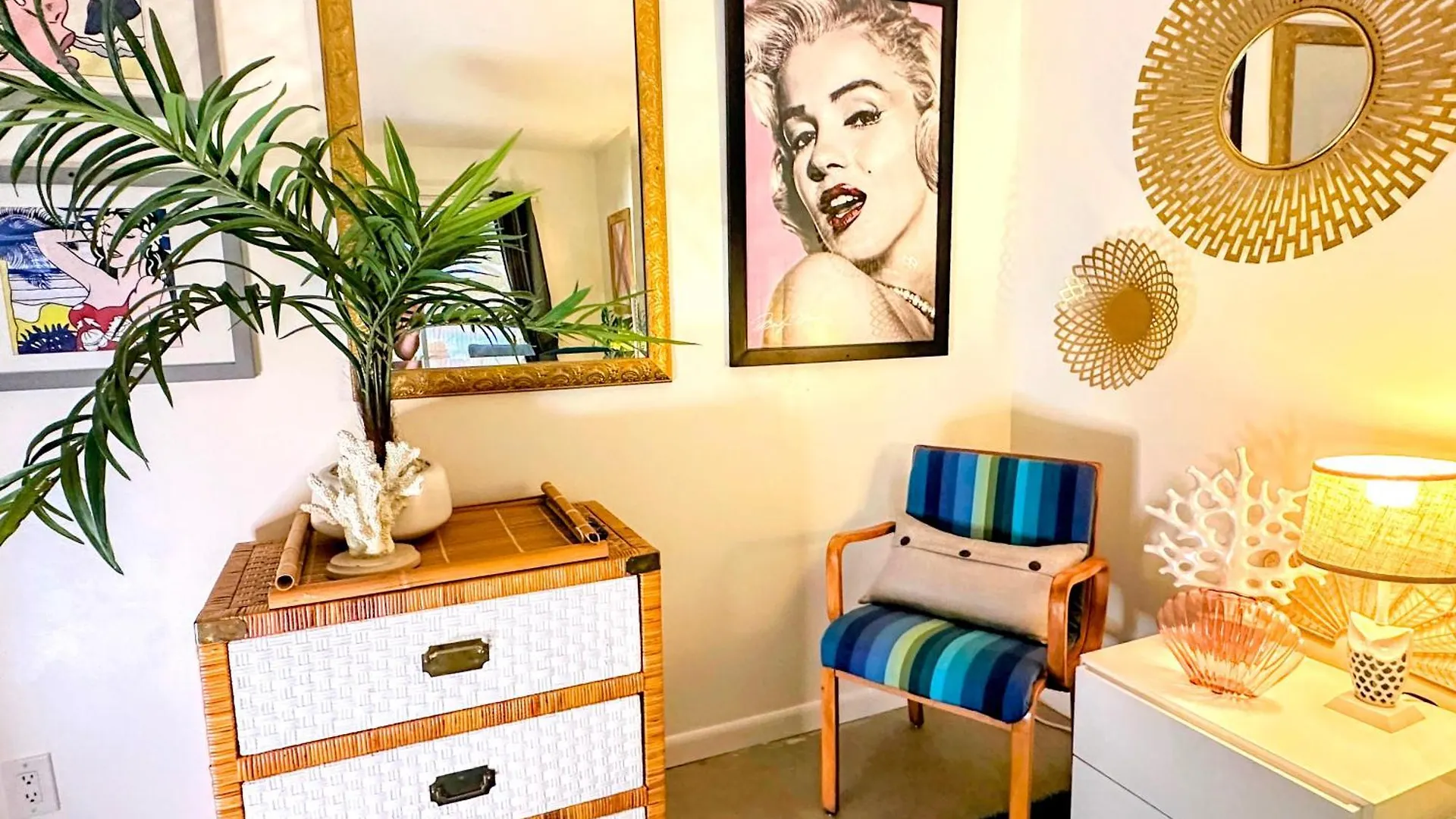 別荘 パーム・スプリングス The Twin Palms Art House - Vibrant, Design-Centric Oasis, 2 Mi To Downtownヴィラ 米国